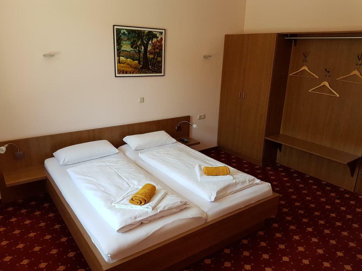 Hotel - Restaurant Sophienaue ไอเซนัค ภายนอก รูปภาพ
